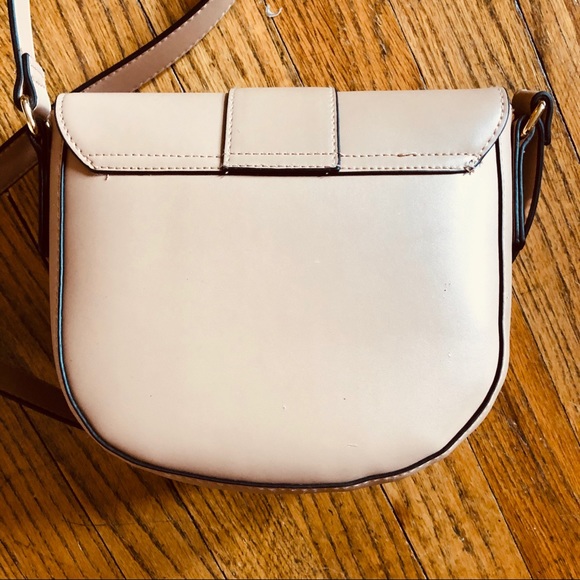 Contrast Piping Crossbody Bag - Picture 2 of 6